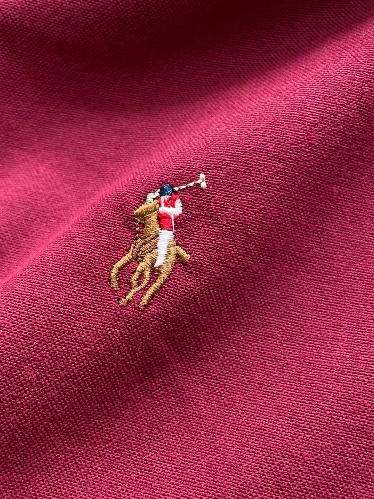 P220 🌸🌸🌸 POLO Ralph Lauren [High Quality] Classic shirt! Classic casual shirt made of pure cotton fabric with unique design, simple, clean and classic version design. It is a versatile style that can be switched at will. The fabric feels soft and delicate, highly breathable, close to the skin and comfortable to wear. It can be worn alone as an inner layer. Its versatile performance is beyond your imagination! The upper body of the ready-to-wear is simple and classic yet elegant! Size:M-XXL
